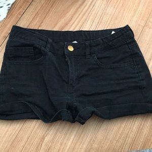 H&m black shorts
